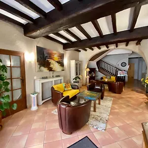2* Hotel Porte De Camargue - Les Quais D'arles