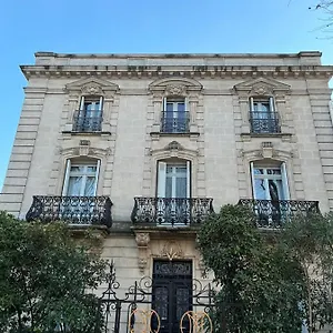 Alojamento de Acomodação e Pequeno-almoço Maison Douce